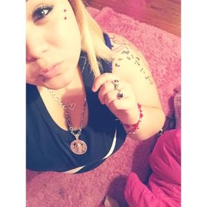 Meet your Posher, Desiree