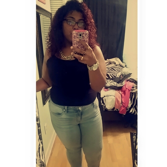 Meet your Posher, Alisha - Picture 1 of 1