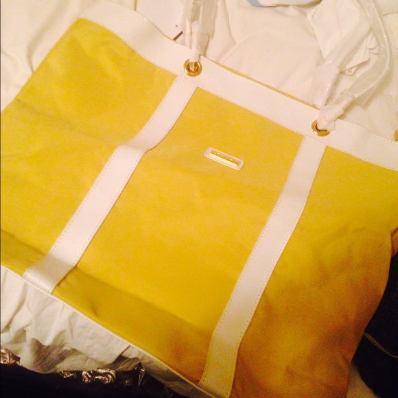 St. John Yellow Bag 👜