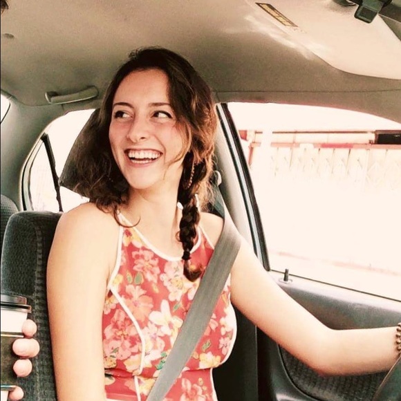 Meet your Posher, Elana - Picture 3 of 4