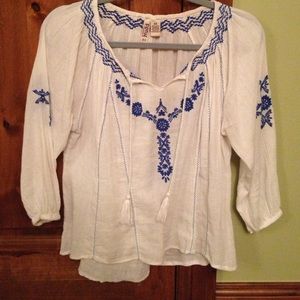 Pretty white and blue patterned shirt