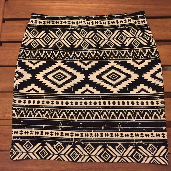 Harlowe and Graham aztec print mini skirt