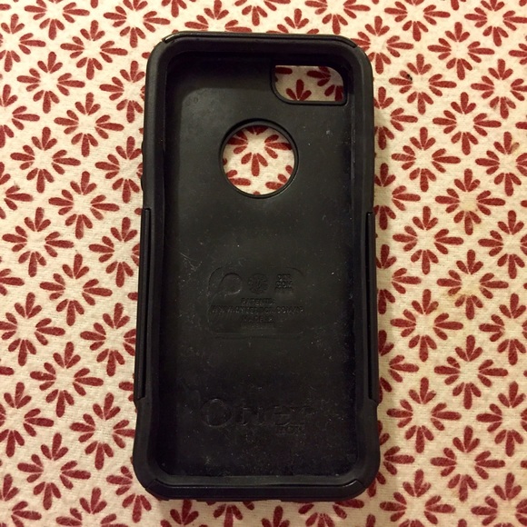 Black iPhone 5 OtterBox Commuter case