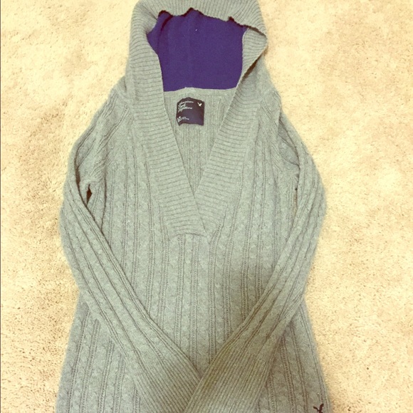 American eagle sweater