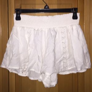 White fabric  shorts from forever 21