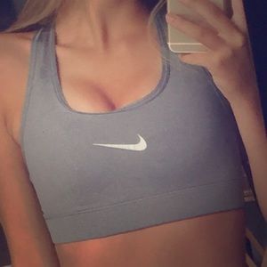 GREY NIKE SPORTS BRA
