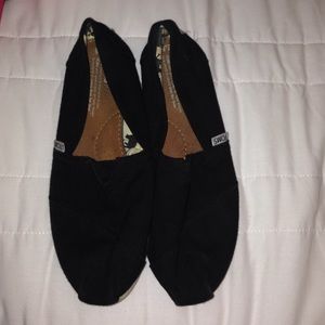 Toms Shoes