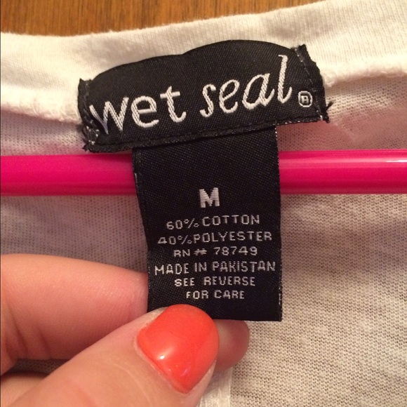 V neck - Picture 3 of 3