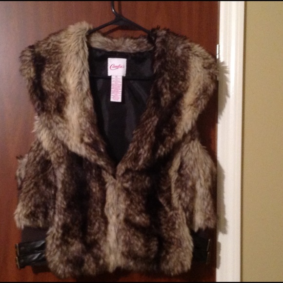 Candie's Sweaters - Gorgeous Warm Vest, warn only a few times like new