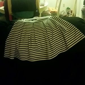 NWOT Fun & qwerky skirt!