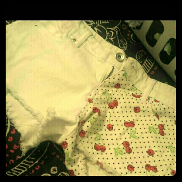 Cute lovesick shorts - Picture 1 of 3