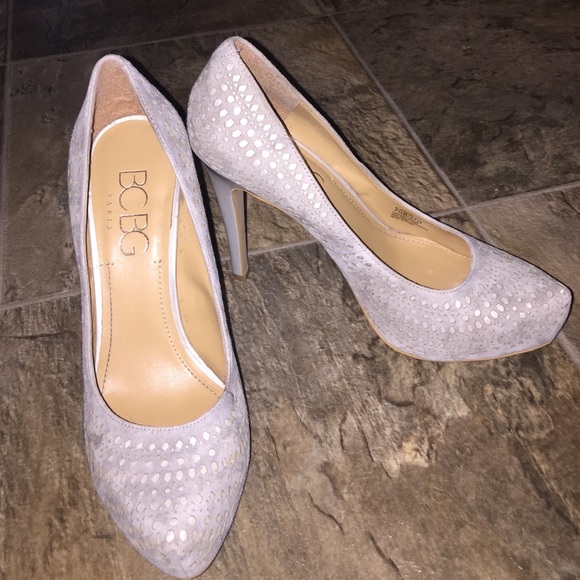BCBG suede/ metallic pumps