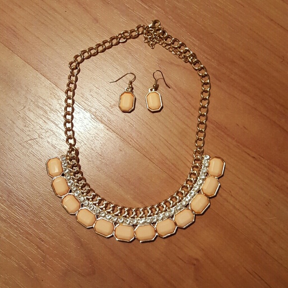 Cream necklace and earring set