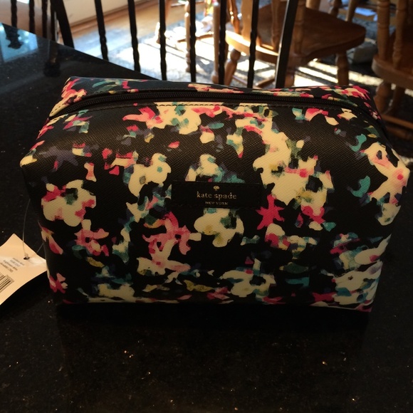 kate spade Handbags - NWT Kate Spade Cosmetic Bag.