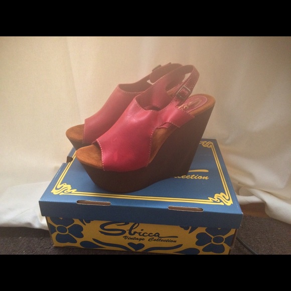 Sbicca Shoes - 🔥 FLASH SALE- Sbicca Vintage Collection Sandals