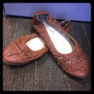 Modern Wet Seal Flats