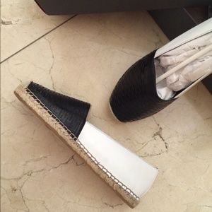Vince Camuto Disti- Laser Cut Flat Espadrille