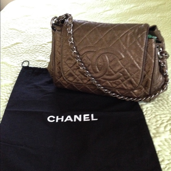 Chanel bronze caviar leather handbag (cont) - Picture 1 of 4