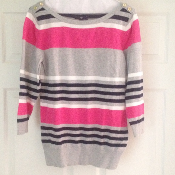 Gap sweater