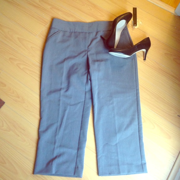 Nicole Miller easy fit capris