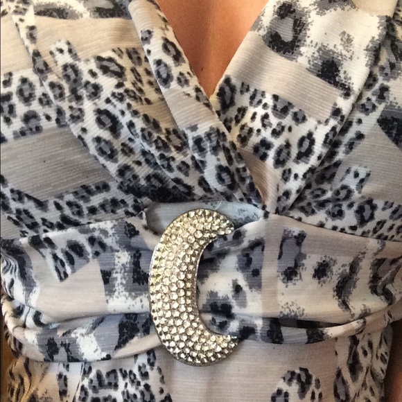 Classy top - Picture 2 of 4