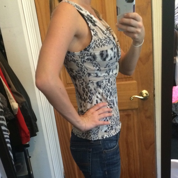Classy top - Picture 4 of 4