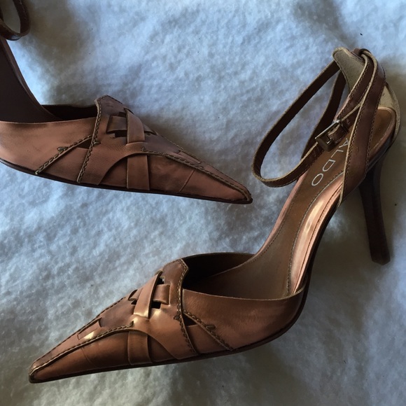 Aldo Pink Pointed Toe Sz 38 / 7