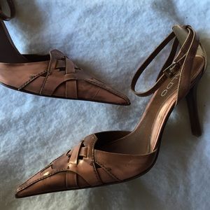 Aldo Pink Pointed Toe Sz 38 / 7