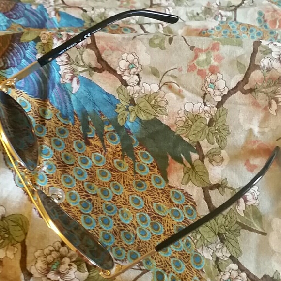 SOLD   AUTHENTIC TORY BURCH AVIATOR SUNGLASSES - Picture 2 of 4