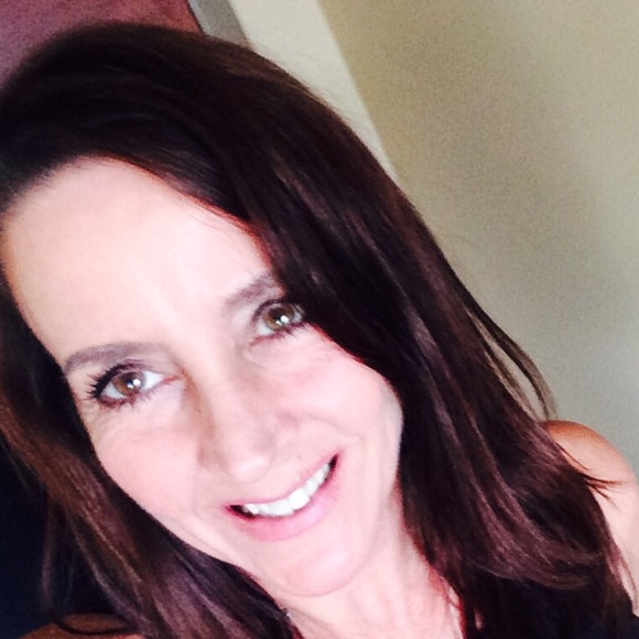 Meet your Posher, Stephanie - Picture 6 of 11