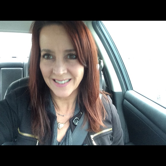 Meet your Posher, Stephanie - Picture 7 of 11