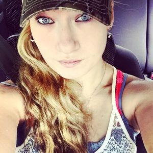 Meet your Posher, Melissa