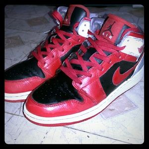 Jordan 1s size 4.5