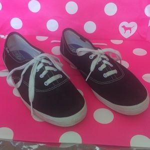Black keds size 7 good condition