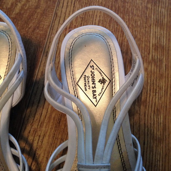 Sandals - Picture 2 of 4