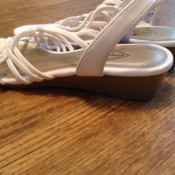 Sandals - Picture 3 of 4