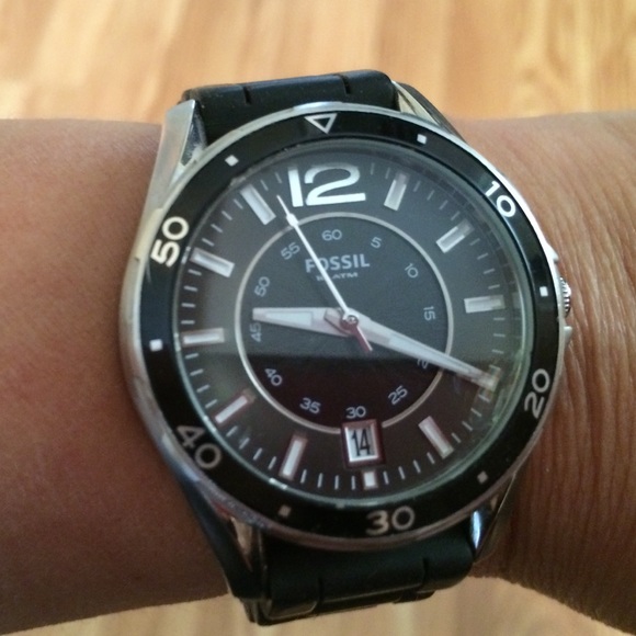 Fossil black rubber band watch