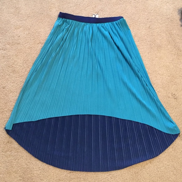 🎉HP🎉Reversible pleated skirt - Picture 2 of 4