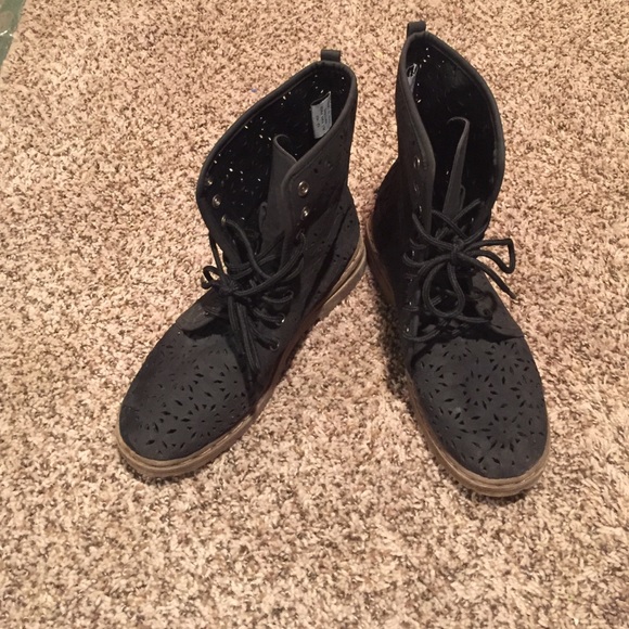 combat boots