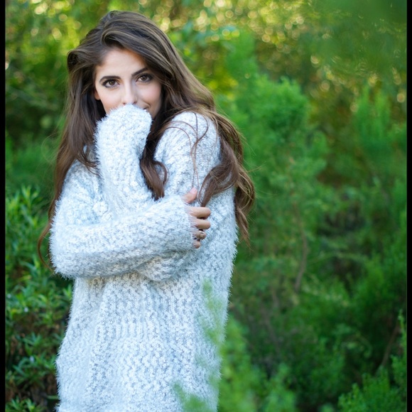 Soft Gray Fringe Sweater ๐ - Picture 4 of 5