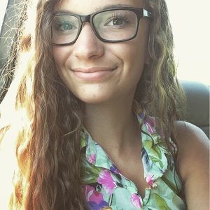 Meet your Posher, Caroline