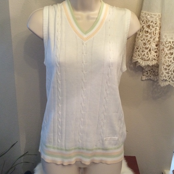 Burberry white sweater vest sleeveless M