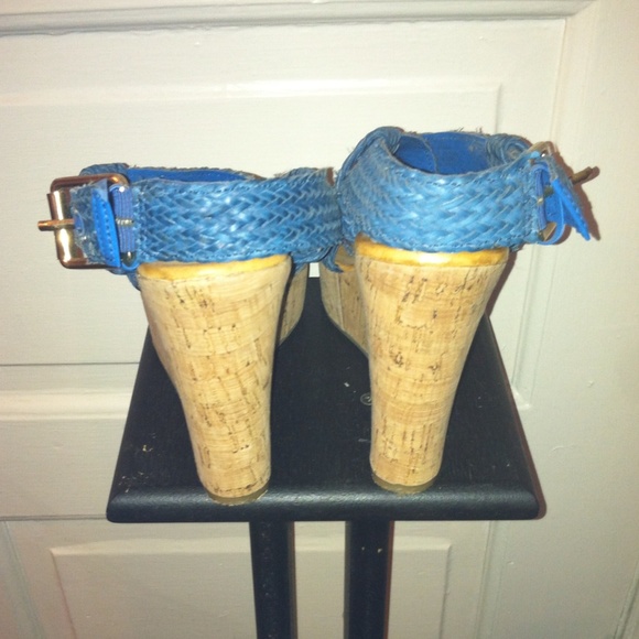 Teal strappy cork wedges. - Picture 3 of 4