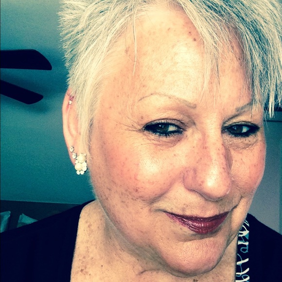 Meet your Posher, Sharon - Picture 1 of 1