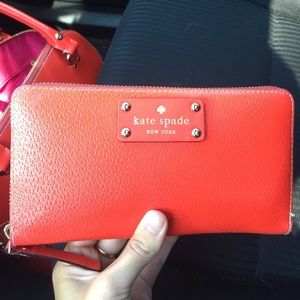 Kate spade Wellesley wallet great condition