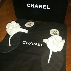 Chanel flip flops size 38
