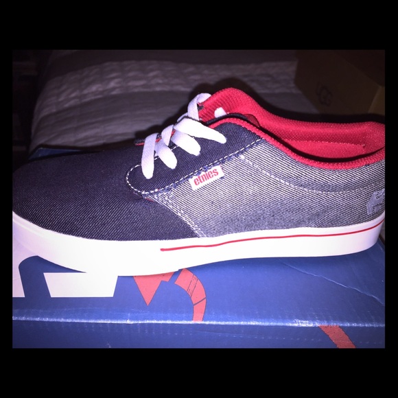 Brand new denim etnies. ❤️