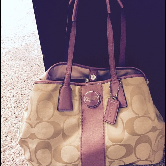 Coach purse - Picture 1 of 3