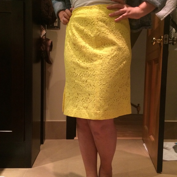 Ann Taylor Yellow Floral Skirt