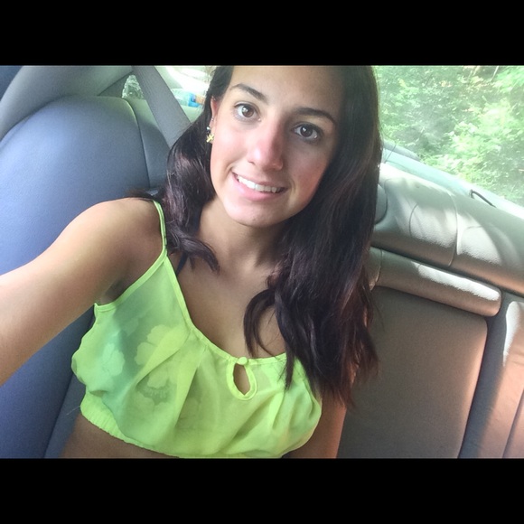 Meet your Posher, Amber - Picture 2 of 4